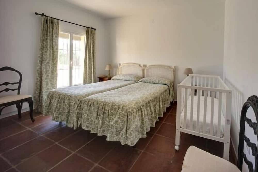 Casa Rural Trasperique para 12 personas in Sanlúcar la Mayor, Provincia de Sevilla