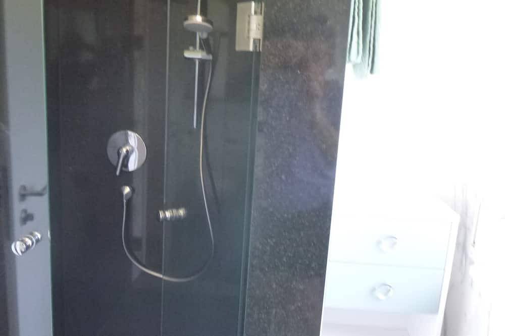 Ganze Wohnung, Coole Ferienwohnung für 2-4 Personen in Krauchenwies, direkte Nähe zum Badesee. in Krauchenwies, Region Bodensee-Oberschwaben