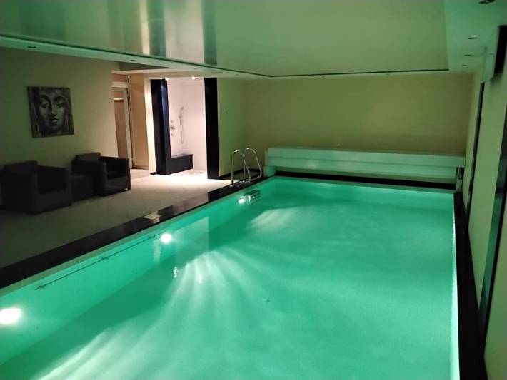 Ferienwohnung für 2 Personen, mit Whirlpool und Terrasse sowie Pool und Sauna