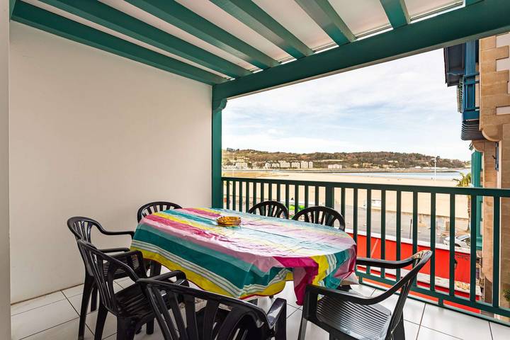 Location de vacances pour 8 personnes, avec terrasse à Hendaye