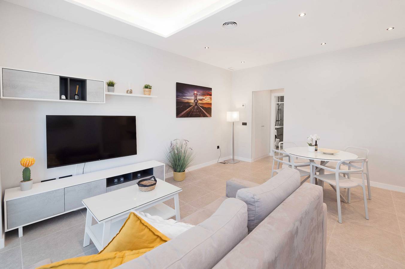 Geheel appartement, Appartement '1 Dorm Sirio' met gedeeld zwembad, Wi-Fi en airconditioning in Torre del Mar, Costa del Sol