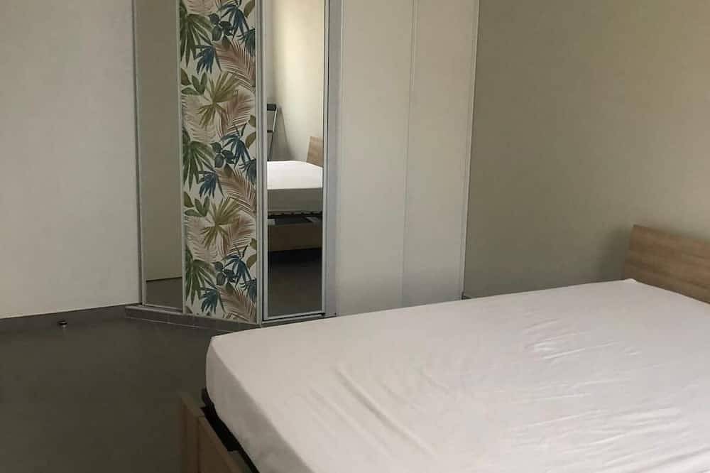 Entire apartment, Apartment T3 for 4 people in Aix-en-Provence, Aix-en-Provence region