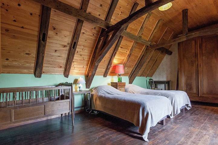 Location de vacances pour 10 personnes, avec piscine ainsi que terrasse et jardin, animaux acceptés à Les Eyzies-de-Tayac-Sireuil - 2