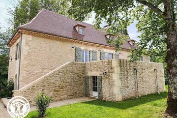 Location de vacances pour 8 personnes, avec jardin à Duravel