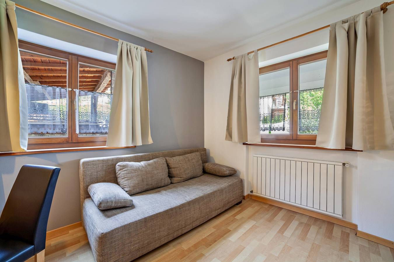 Ganze Wohnung, Ferienwohnung "Mosttragerhof 3" mit Bergblick, Gemeinschaftspool und Wlan in St. Georgen (Schenna), Schenna