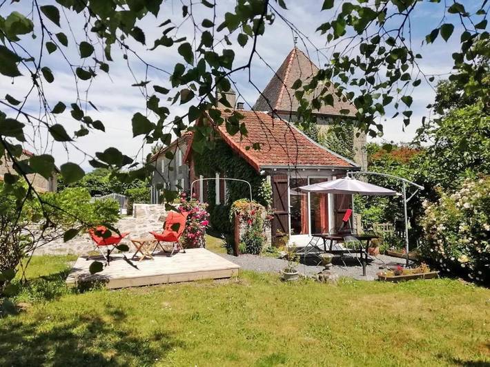Location de vacances pour 5 personnes, avec jardin dans Javerdat