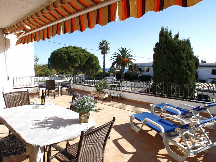 Apartamento para 5 personas, con terraza en Parque de Montroig