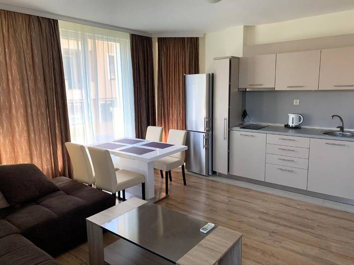 Ferienwohnung für 20 Personen, mit Balkon und Terrasse sowie Ausblick in Sonnenstrand