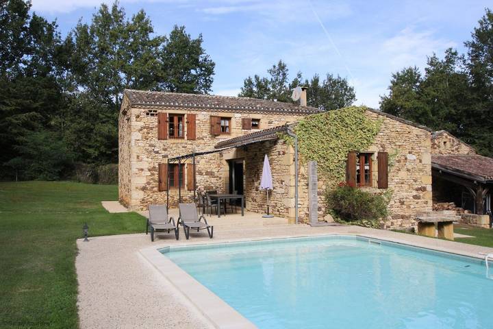 Gîte pour 13 personnes, avec Terrasse à Biron