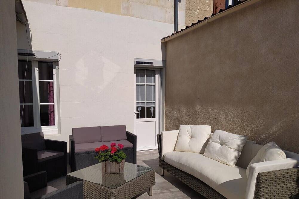 Appartement entier, Studio sympas refait a neuf à Saintes in Saintes, Région de Saintes