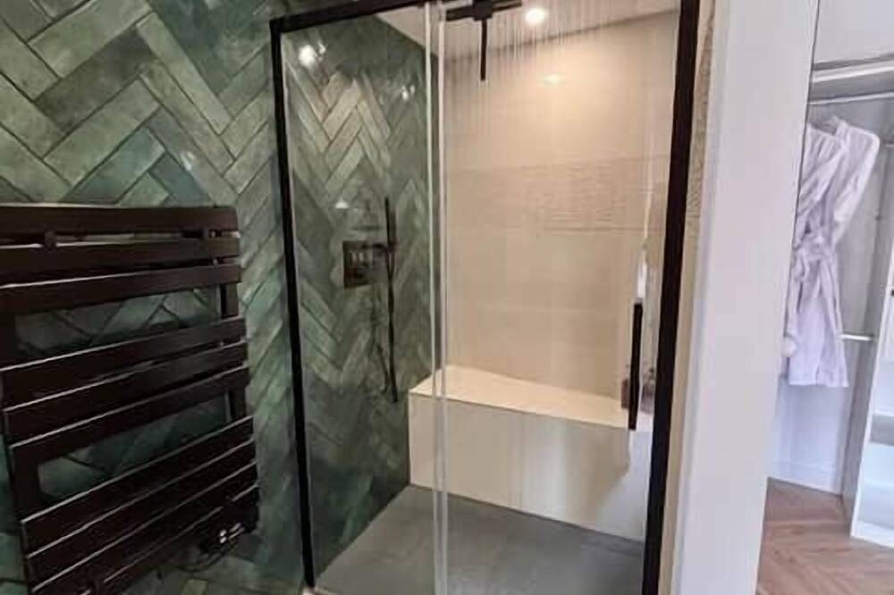 Ganze Wohnung, Luxury two-bedroom apartment with private spa & garden in Blaye, Blaye und Umgebung