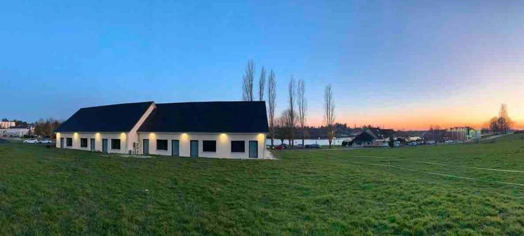 Gîte pour 2 personnes, avec terrasse et vue sur le lac ainsi que jardin et vue à Bourbon-Lancy - 2