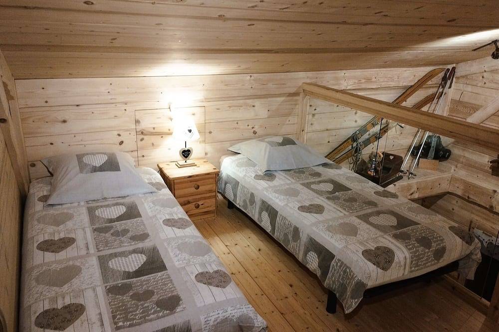 Típico chalet de la Saboya, independiente, cálido y acogedor in Thônes, Región de Annecy