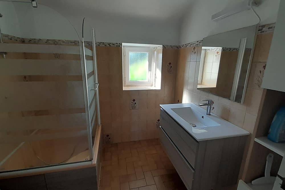 Maison à la Campagne, Proche des Plages au Cœur de la Baie D'audierne in Peumerit, Côte de Cornouaille