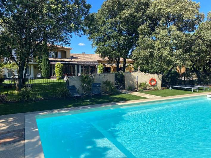 Hôtel pour 3 personnes, avec jardin ainsi que vue et piscine, animaux acceptés