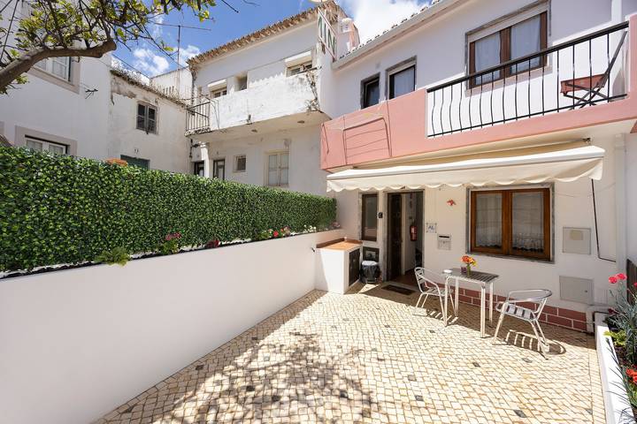 Casa de férias para 2 pessoas, com varanda e jardim em Lagos