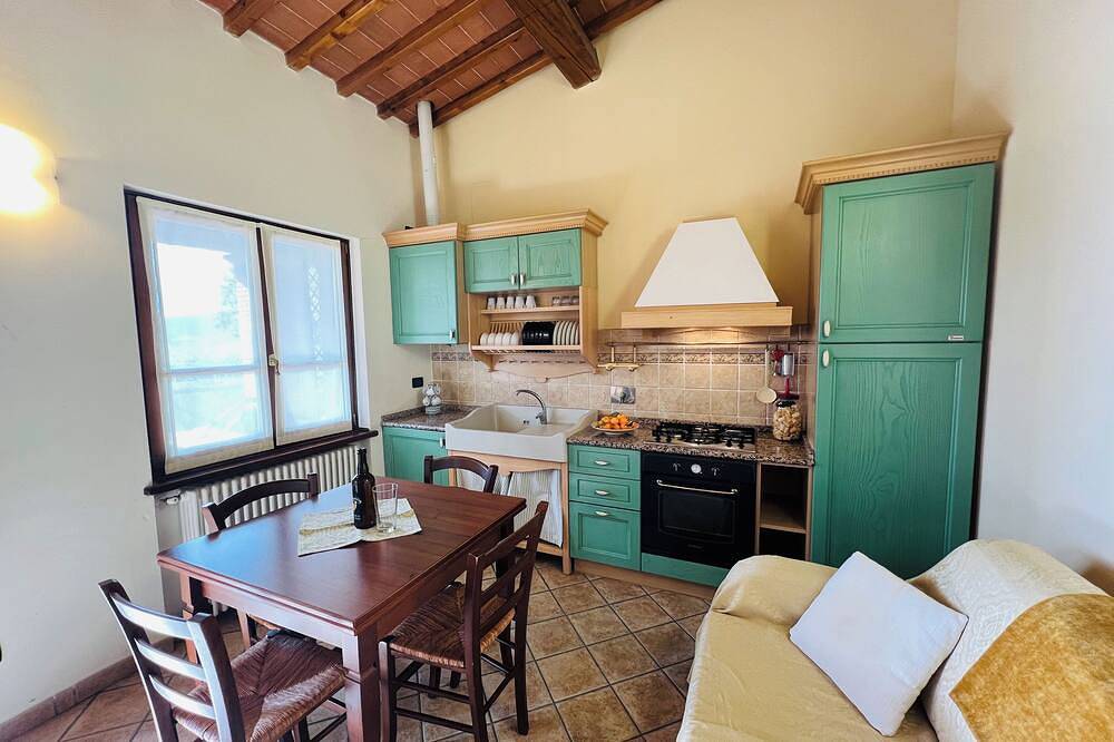 Tuscan getaway: pool, lake view & warm family hospitality in organic farmhouse in Pieve Santo Stefano, Valtiberina