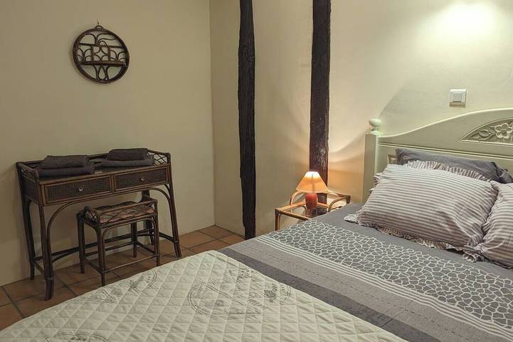 Location de vacances pour 6 personnes, avec piscine et jardin, animaux acceptés à Urval - 2