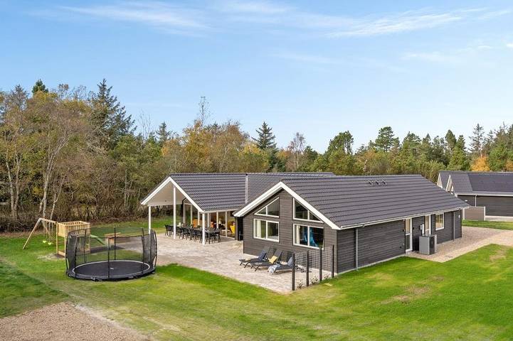 Ferienhaus für 16 Personen, mit Sauna in Houstrup Strand