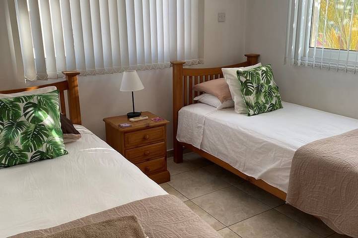 Ganze Wohnung, Apartment mit 2 Schlafzimmern, Gemeinschaftspool und teilweise Meerblicken. in Paphos, Südzypern