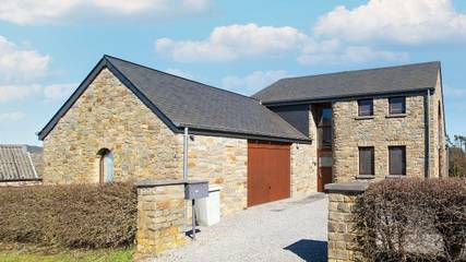 Gîte pour 9 personnes, avec jardin et terrasse dans Borlon