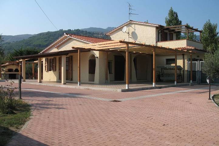 Appartamento per 10 persone, con giardino e terrazza in Marina di Campo