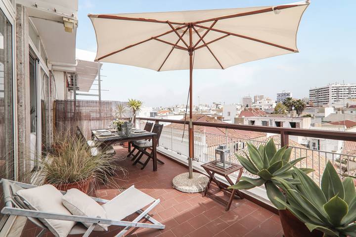 Ferienwohnung für 4 Personen, mit Balkon und Seeblick in Faro