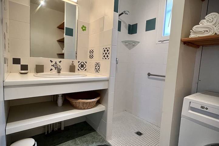 Ganze Wohnung, 3*** gîte 50m from the spa, terrace, enclosed garden and private parking. in Eugénie-les-Bains, Landes
