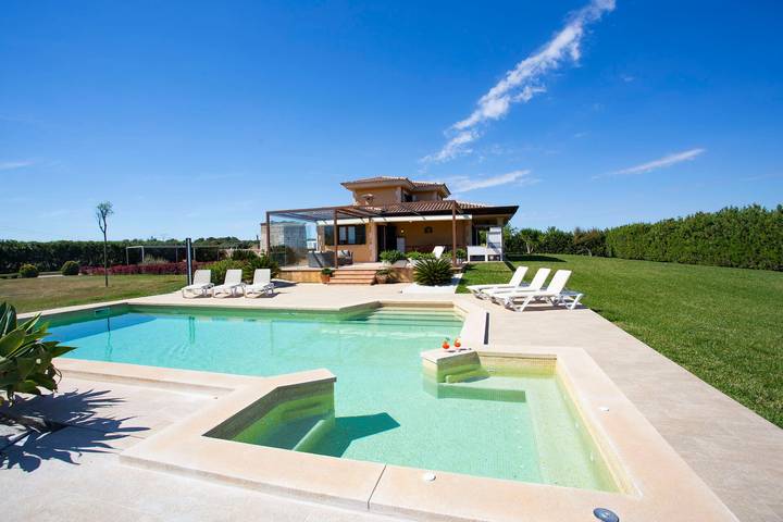 Rural House 'Can Vanrell' with Private Pool, Terrace, and Wi-Fi in Muro, North Majorca