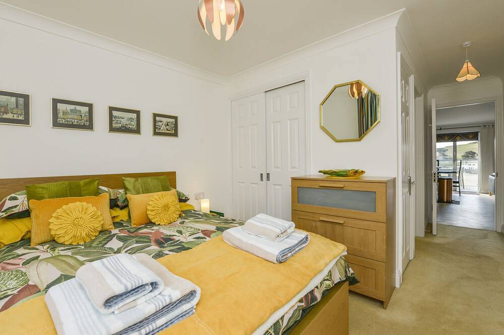 24 Burgh Island Causeway, pet friendly, with pool in Bigbury-On-Sea in Bigbury on Sea, South Devon