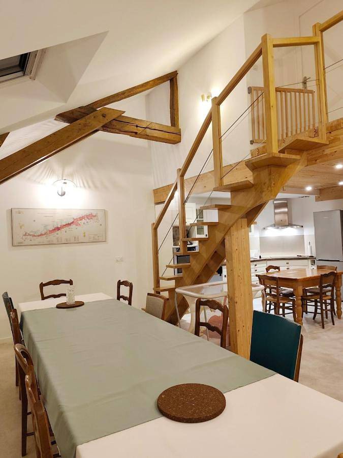 Location de vacances pour 12 personnes, avec terrasse à Demigny