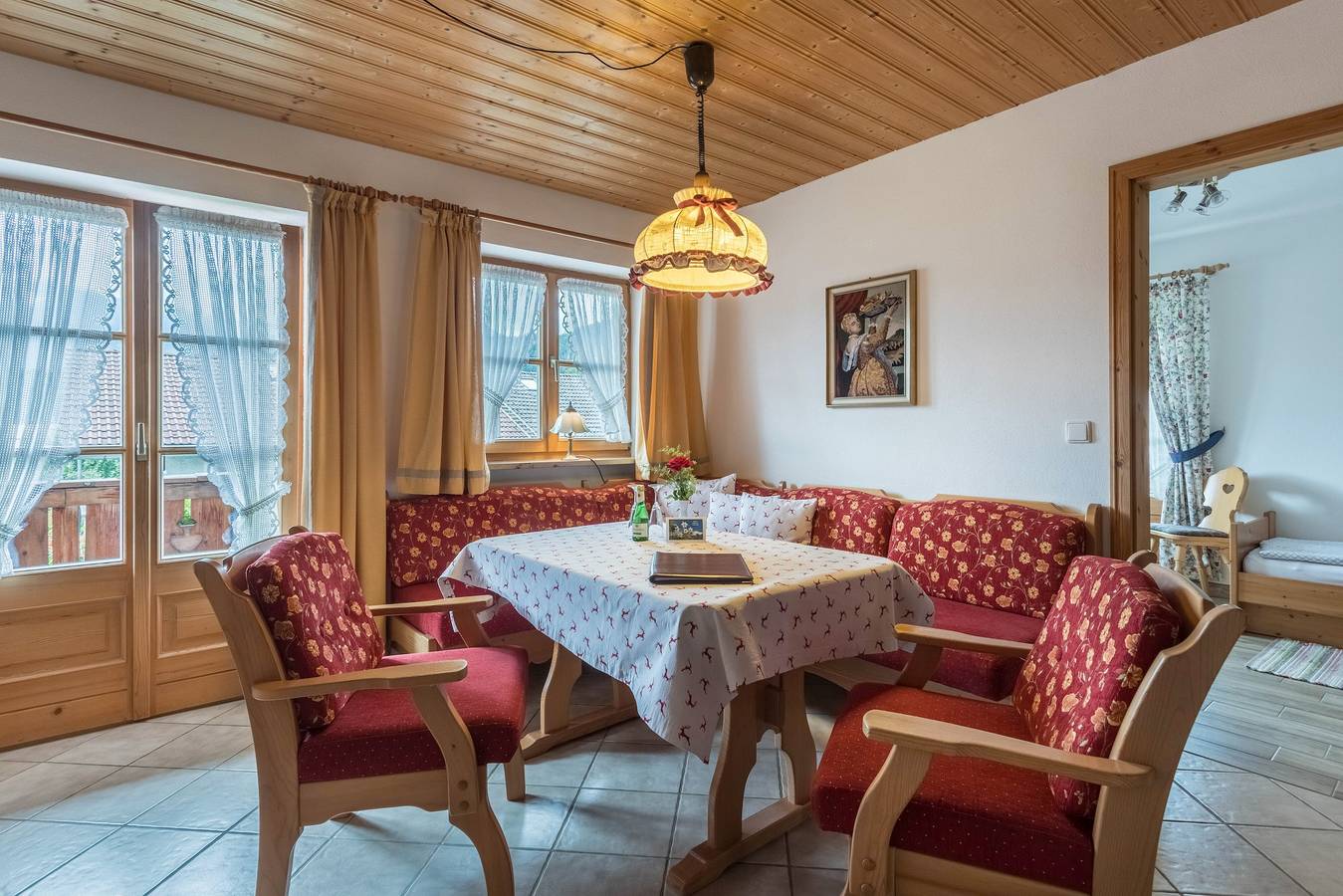 Entire apartment, Apartment 'Edelweiß' with Mountain View, Balcony and Wi-Fi in Fischbachau, Bavarian Alps