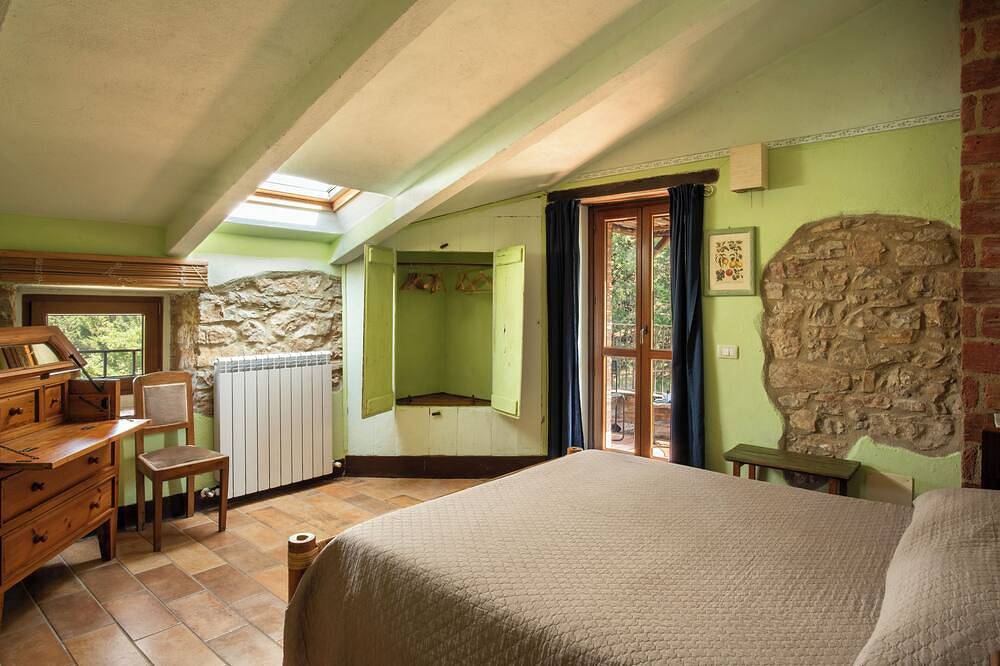 Casa rural con piscina en un pueblo de Umbría, perfecta para grupos y familias in Lisciano Niccone, Valtiberina