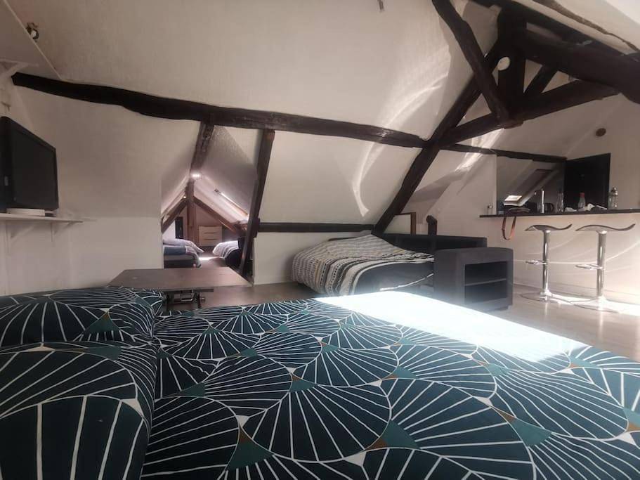 Appartement entier, One-Bedroom Apartment in La Chapelle-en-Serval, Oise