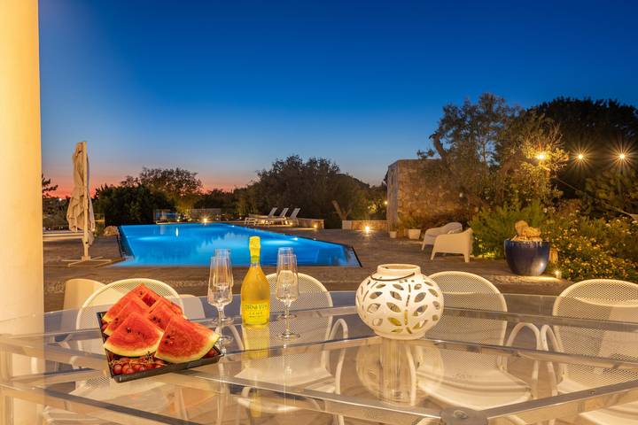 Location de vacances pour 9 personnes, avec jacuzzi ainsi que terrasse et balcon/terrasse à Casarano - 3