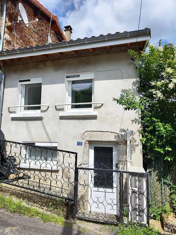 Gîte pour 6 personnes, avec bassin pour enfant, animaux acceptés à Saint-Rémy-sur-Durolle