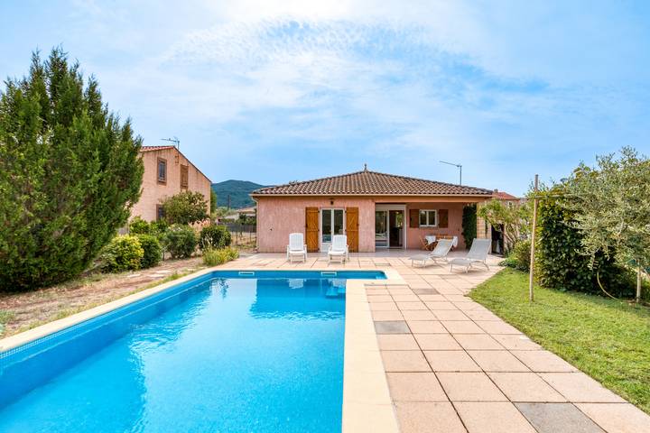 Location de vacances pour 6 personnes, avec jardin à Octon