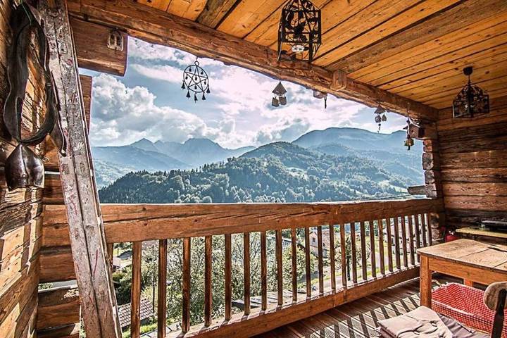 Gîte pour 5 personnes, avec Balcon ainsi que Terrasse et Vue à Les Clefs