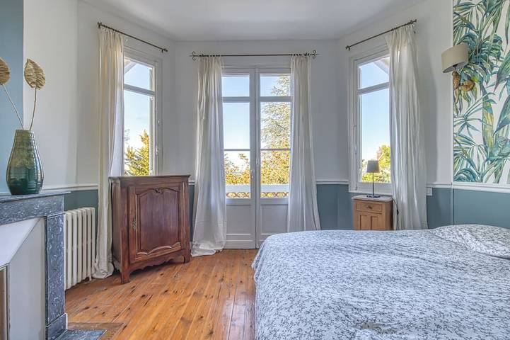 Location de vacances pour 12 personnes, avec balcon ainsi que piscine et jardin dans Office De Tourisme D Arcachon - 2