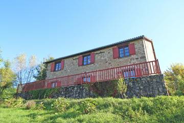 Gîte pour 4 personnes, avec piscine et jardin à Solignac (homonymie)