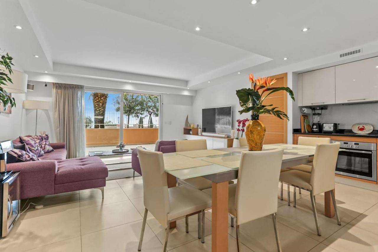 Appartement entier, Two-Bedroom Apartment in Théoule-sur-Mer, Massif de l'Esterel