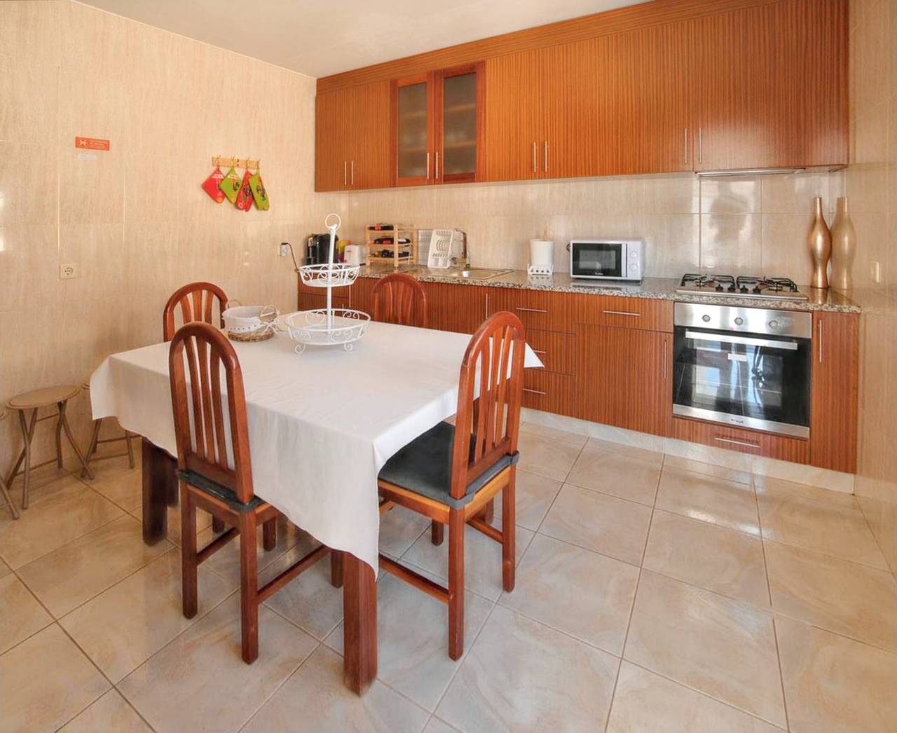 Amplia casa en Santa María da Feira - 220 m² con vista a la ciudad in Louredo (Santa Maria da Feira), Santa Maria da Feira