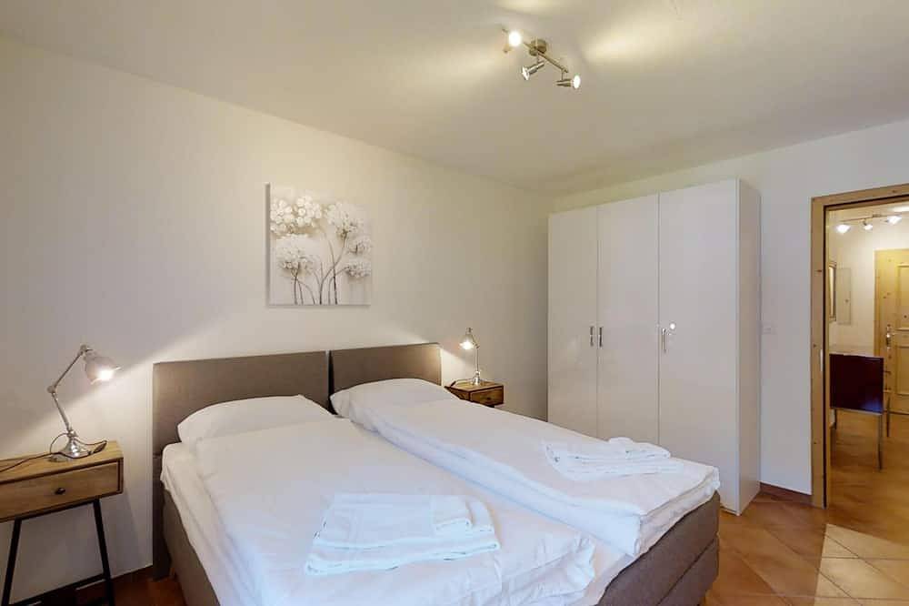Apartamento entero, Modern 2 1/2 room apartment in the first floor about 60m2. in Bregaglia, Engadina