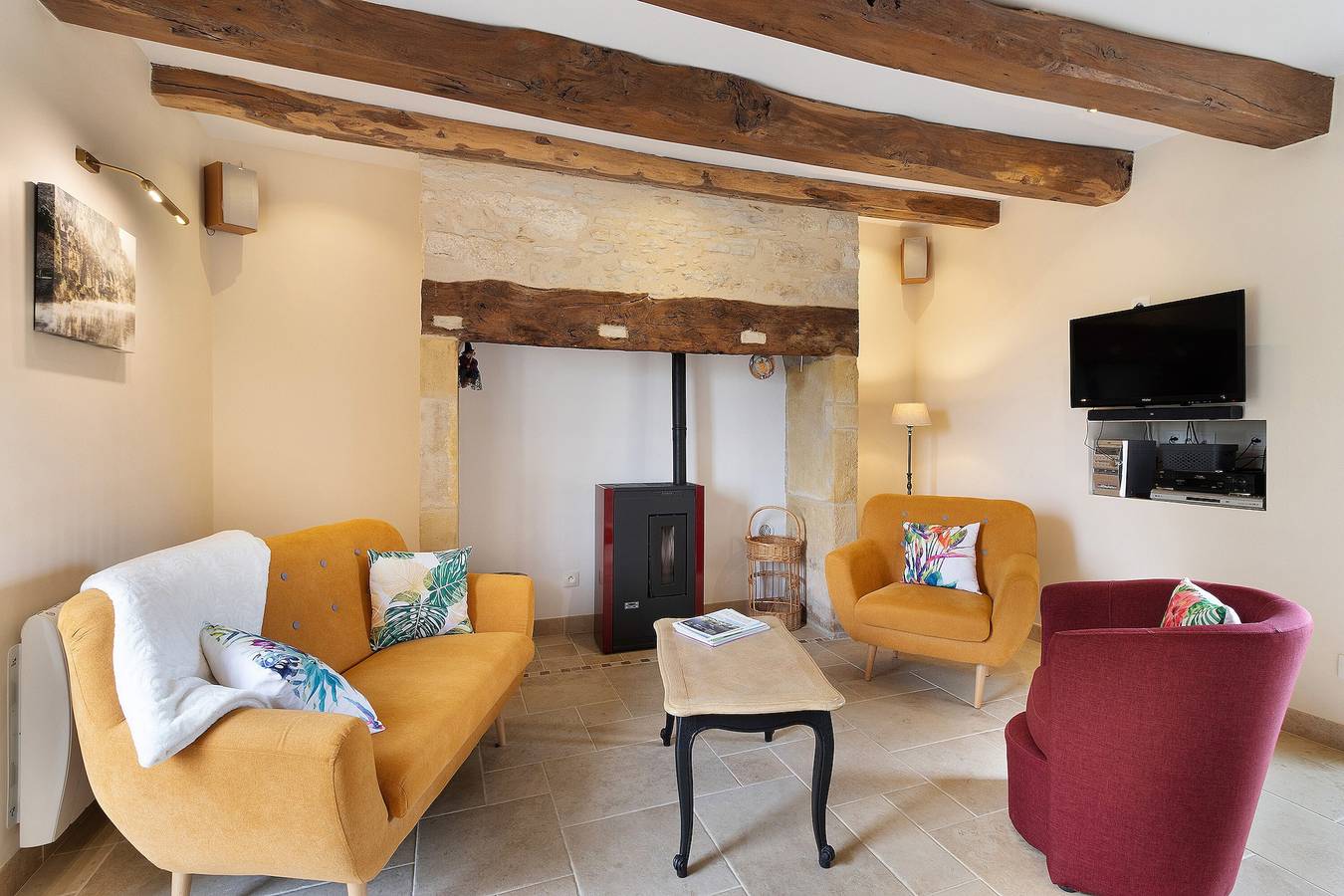 Gîte du Pas de la Mignonne avec piscine privée, Wi-Fi et climatisation in Excideuil, Périgord Vert