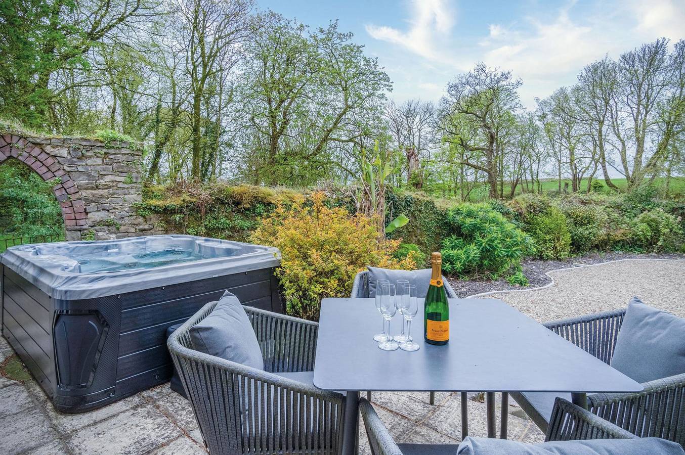 The Stables - 2 Bedroom Cottage - Princes Gate in Pembrokeshire
