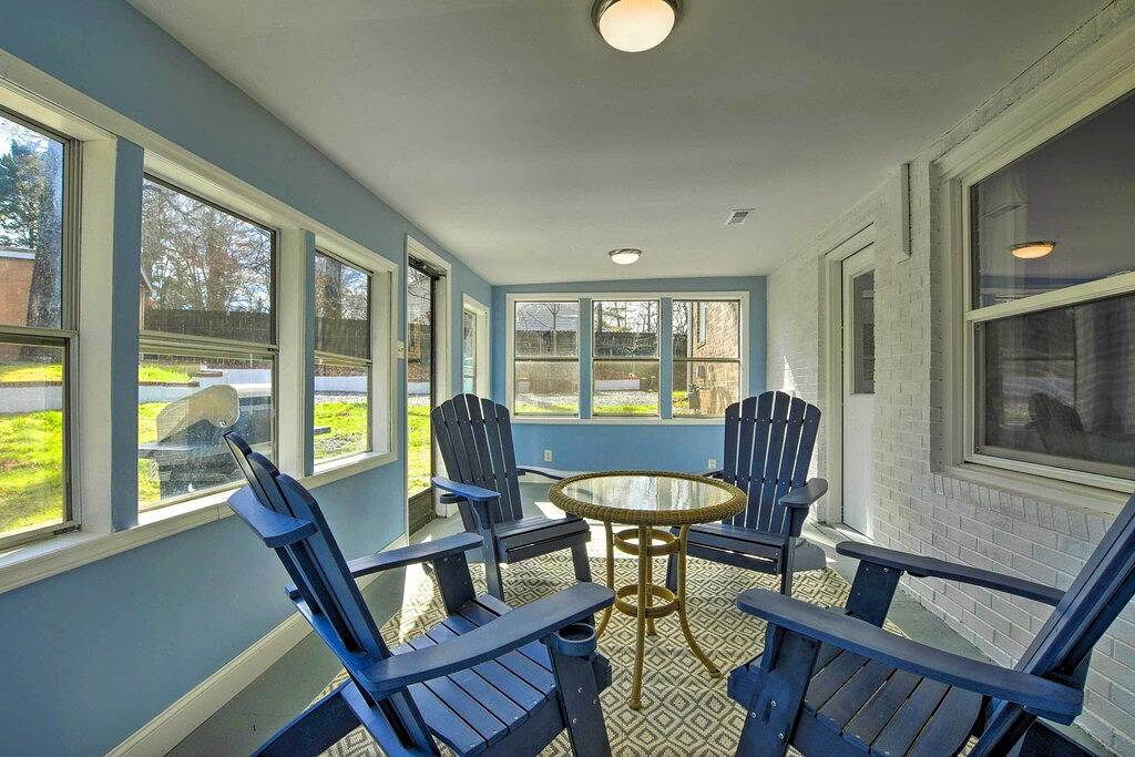 Sunny Family Home, 3 Mi to High Point Market! in High Point, Guilford County