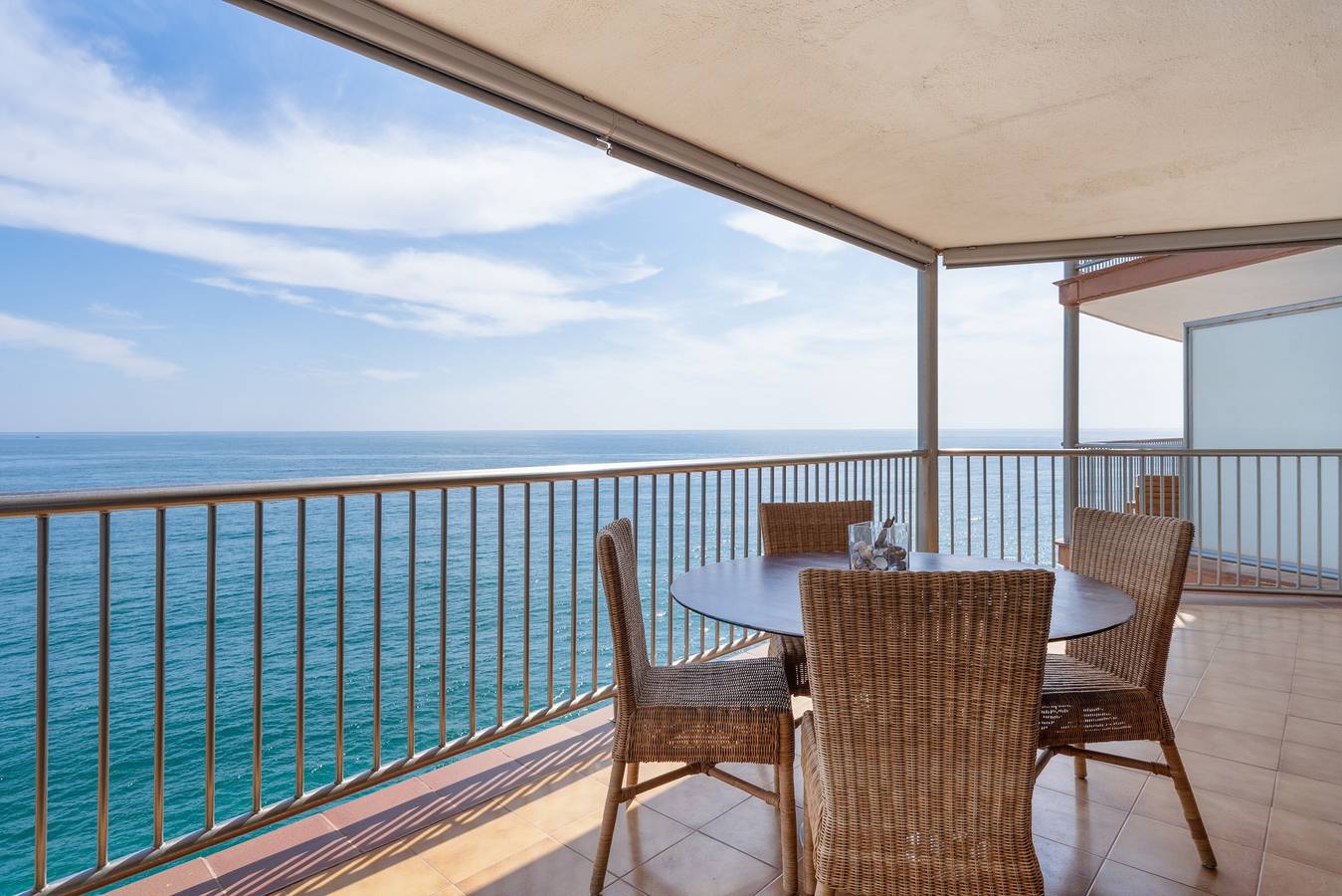 Appartement 'Paradisaco 28 aan Zee' met zeezicht, Wi-Fi en airconditioning in Salou, Costa Dorada