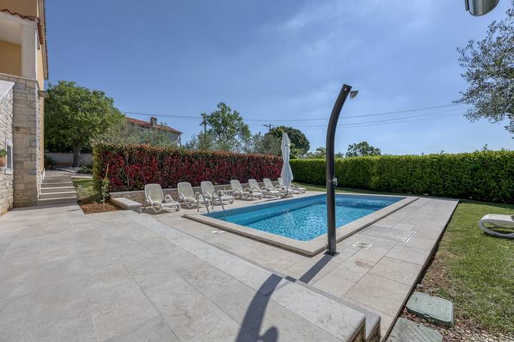 Villa für 8 Personen, mit Pool und Sauna sowie Garten in Porec und Umgebung - 2
