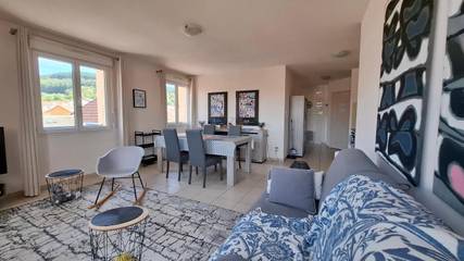 Gîte pour 5 personnes, avec vue dans Chauffailles