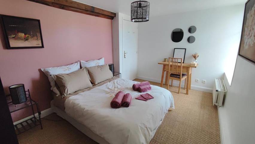 Location de vacances pour 3 personnes, avec terrasse ainsi que jardin et vue à Mézilles - 3